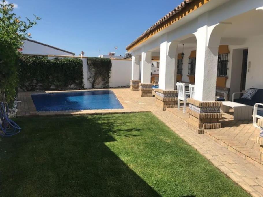 Villa El Magnolio Chiclana de la Frontera Exterior foto